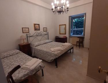 Deluxe Room (2 Adults + 1 Child)