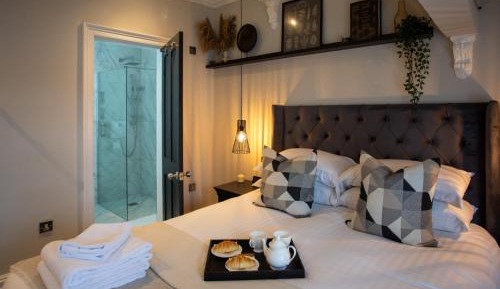 Deluxe Double Room with Bath