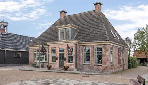 Five-Bedroom Holiday Home