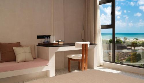 Deluxe Double Room with Side Sea View