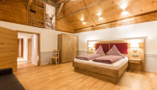 Five-Bedroom Apartment