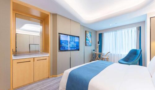 Deluxe King Room - Non-Smoking