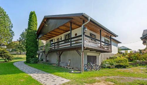 Three-Bedroom Superior Apartment