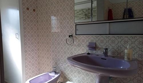 Single Room with Shared Bathroom