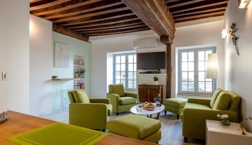 Suite with City View