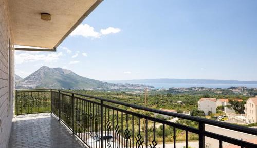 Two Bedroom Apartment with Balcony and Sea View