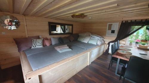 Apartment with Garden View