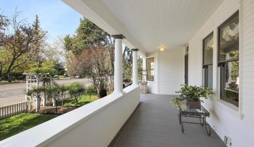 Five-Bedroom Holiday Home