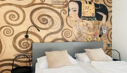 One-Bedroom Apartment with Balcony