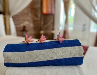 Queen Room with Pool View