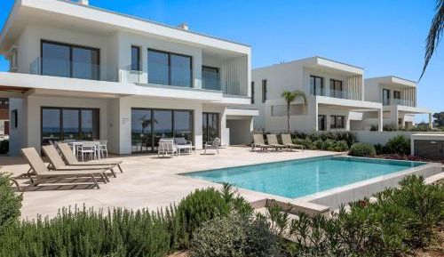 Villa - Beach Front