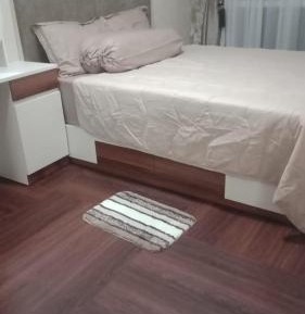 One-Bedroom Apartment with View