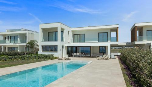 Villa - Beach Front