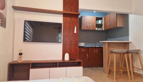 Studio Apartment with One Double Bed