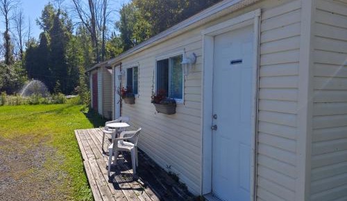 Bungalow with Garden View