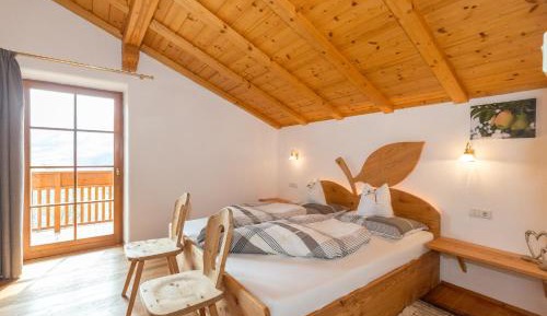 One-Bedroom Apartment with Balcony