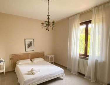 Deluxe Two-Bedroom Apartment with Garden View