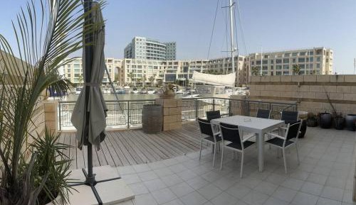 Apartment with Balcony