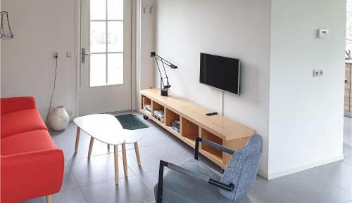 One-Bedroom Holiday Home