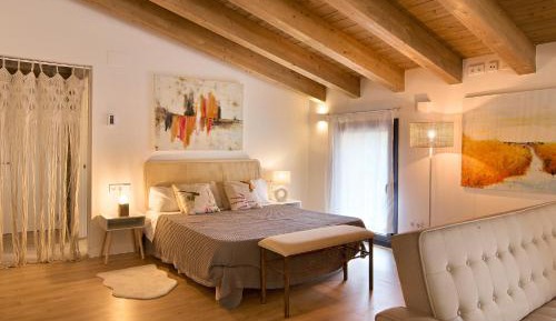 One-Bedroom Deluxe Apartment