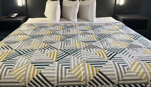 King Room with Roll-in Shower - Disability Access - smoking