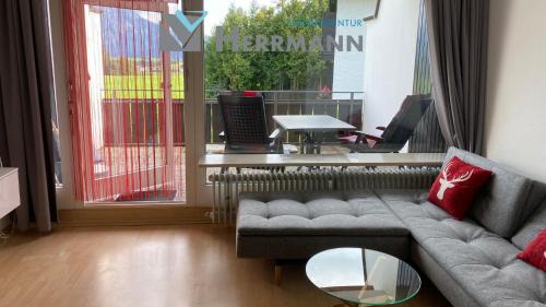 Apartment with Mountain View