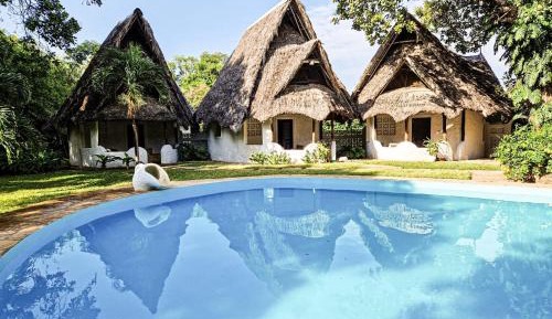 Deluxe Double Room (2 Adults + 1 Child)