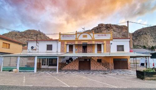 Twin Room with Shared Bathroom