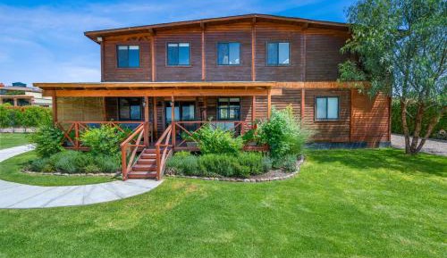 Four-Bedroom Holiday Home