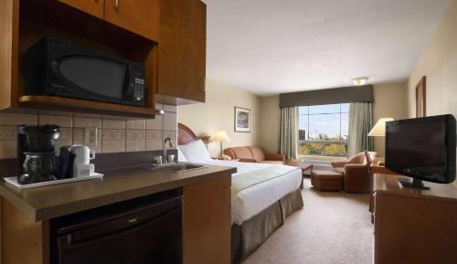 King Room with Kitchenette - Non-Smoking