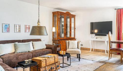 Five-Bedroom Holiday Home