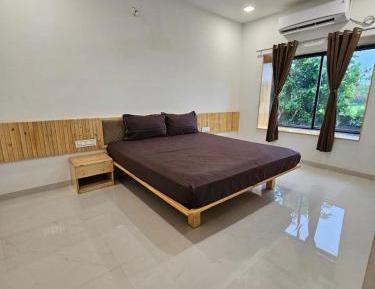 Deluxe Room (2 Adults + 1 Child)