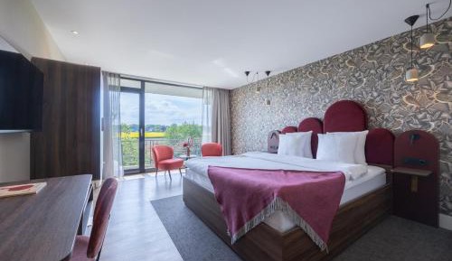 King Room with Garden View