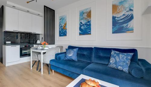 Deluxe One-Bedroom Apartment with Garden View