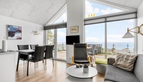 One-Bedroom Holiday Home