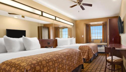 Queen Room with Two Queen Beds - Non-Smoking