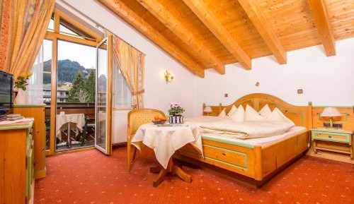 Double Room with Mountain View