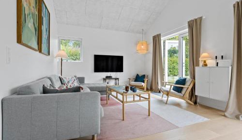 Three-Bedroom Holiday Home 