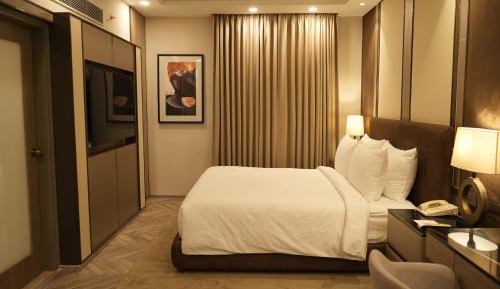 Club Room with complimentary breakfast, 15% Discount on F&B 