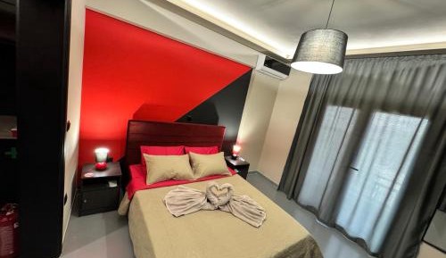 One-Bedroom Apartment with City View