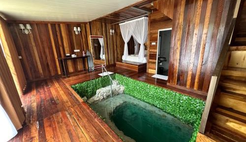 Suite with Private Pool