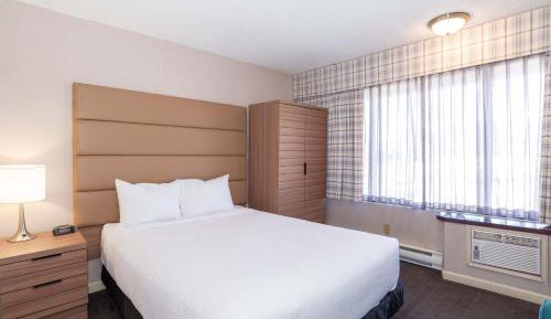 Standard Room, 1 Queen Bed