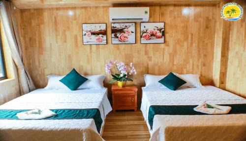 Deluxe Double or Twin Room with Mountain View