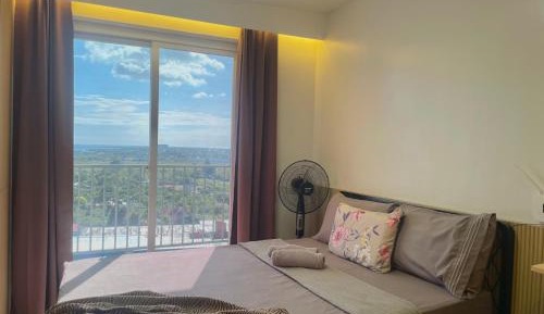 Studio Apartment with Balcony