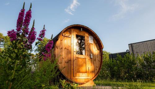 Three-Bedroom House with Sauna and Hottub