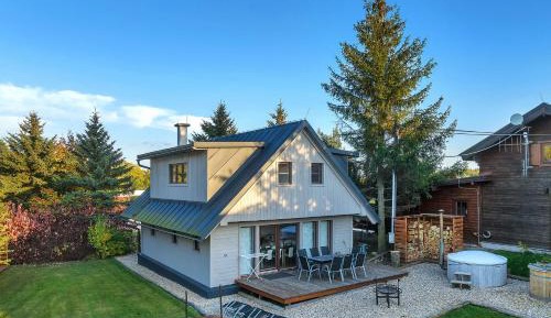 Three-Bedroom Holiday Home 