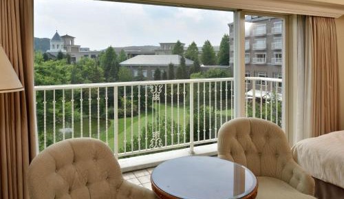 Luxury Twin Room with Two Extra Bed and Garden View - Non-Smoking