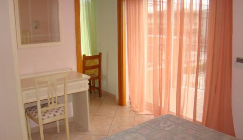 One-Bedroom Apartment (4 Adults)