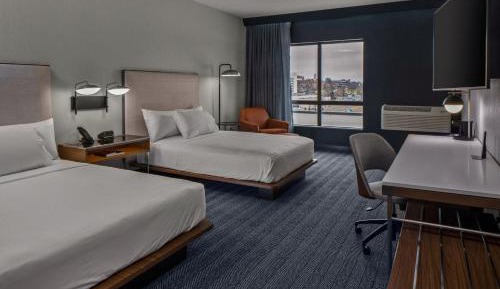 Queen Room with City View