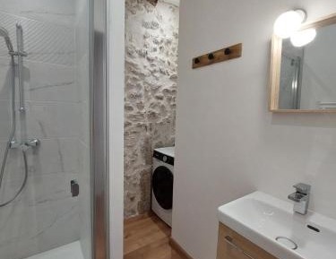 Three-Bedroom Deluxe Apartment